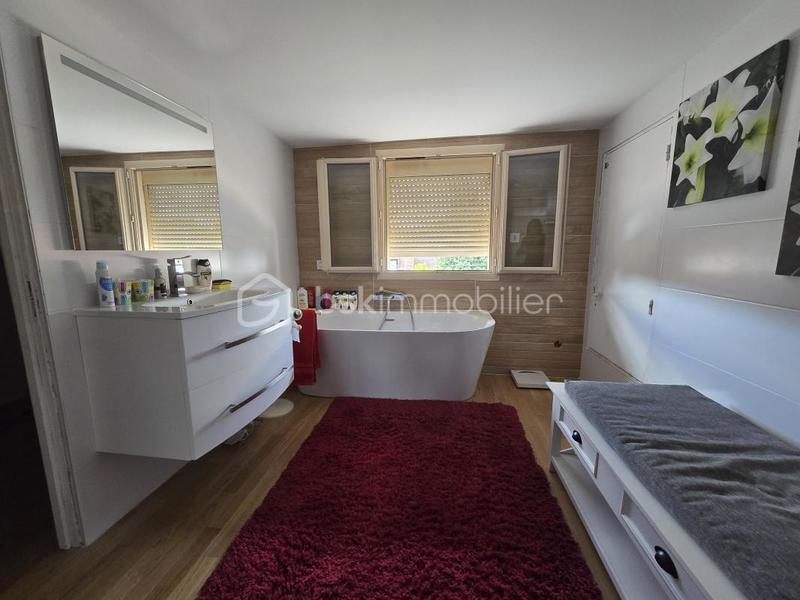 Maison - 157 m² - 4 pièces