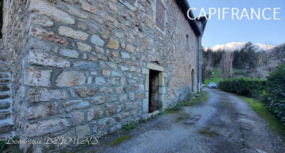 Maison - 205 m² - 11 pièces