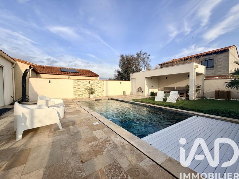 Maison - 246 m² - 9 pièces