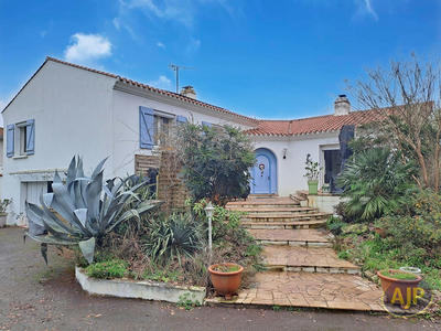 Maison - 166 m² - 6 pièces