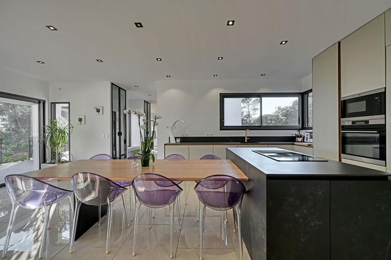 Demeure - 400 m² - 11 pièces