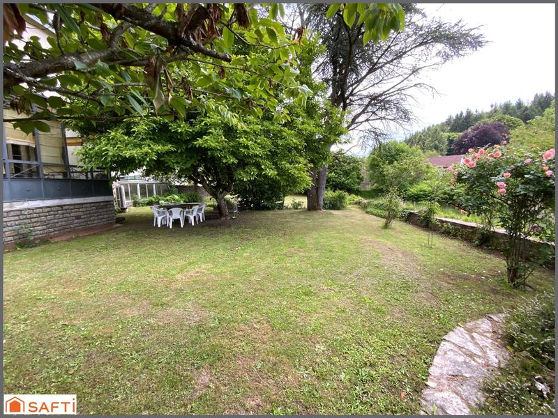 Maison - 280 m² - 10 pièces