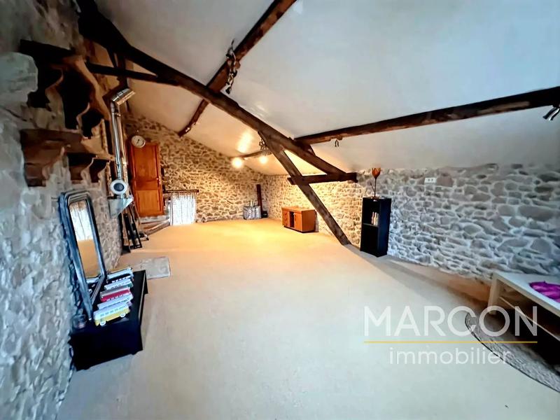 Maison de village - 255 m² - 7 pièces