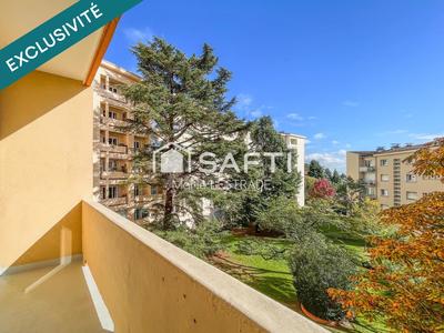 Appartement - 85 m² - 5 pièces