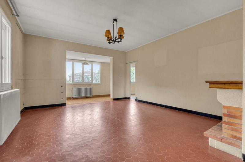 Maison - 235 m² - 7 pièces