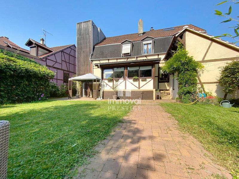 Maison - 207 m² - 8 pièces