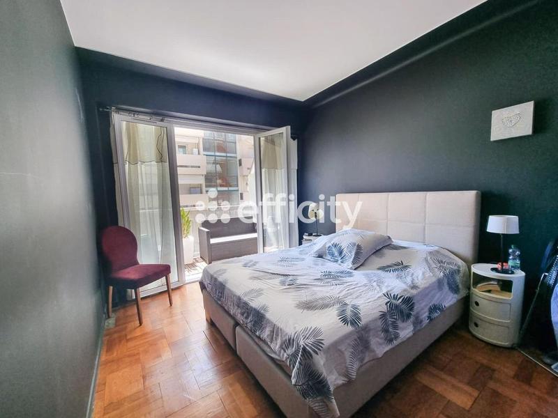 Appartement - 99 m² - 4 pièces