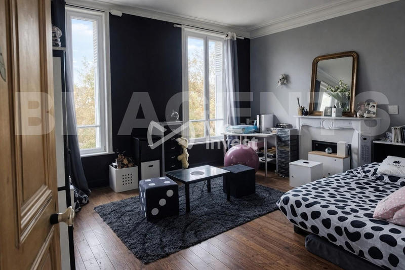 Maison - 401 m² - 11 pièces