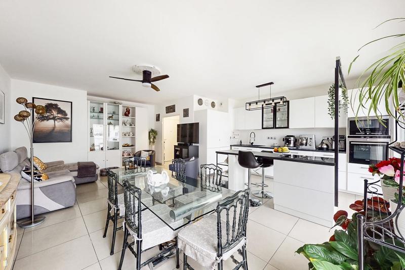 Appartement - 80 m² - 3 pièces