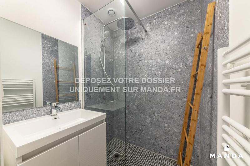 Chambre - 10 m² - 5 pièces