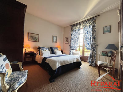 Maison - 202 m² - 7 pièces