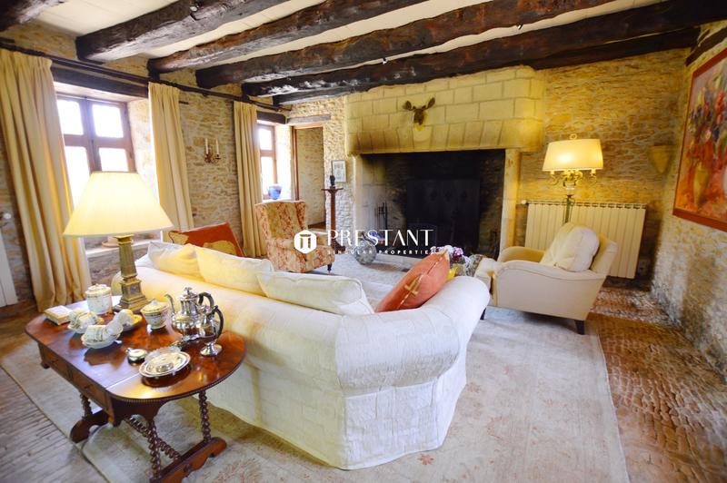 Propriété - 287 m² - 13 pièces