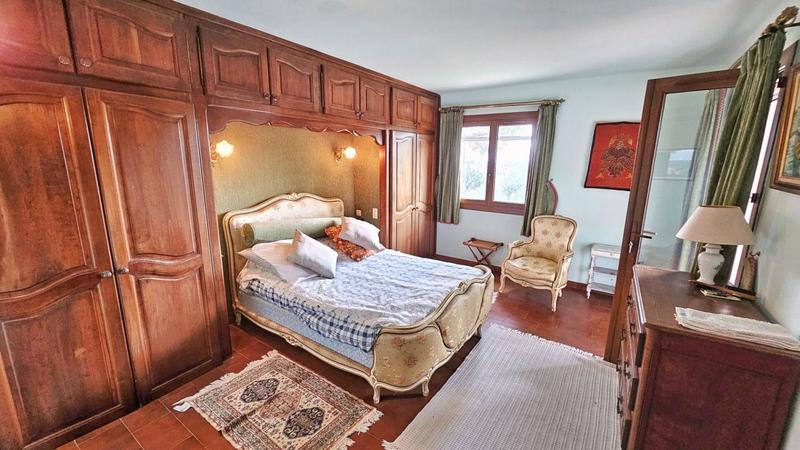 Villa - 206 m² - 8 pièces