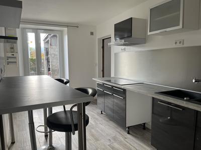 Maison - 96 m² - 5 pièces