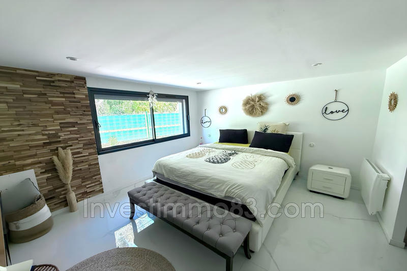 Maison - 203 m² - 10 pièces