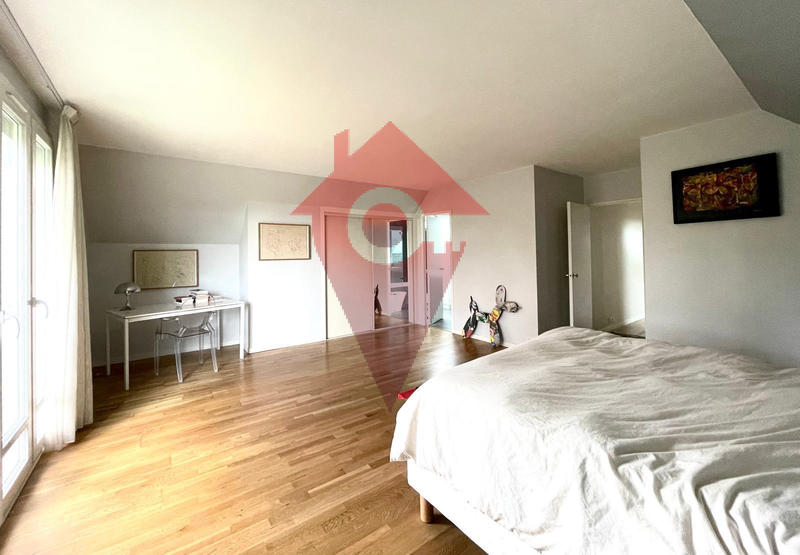 Maison - 194 m² - 8 pièces