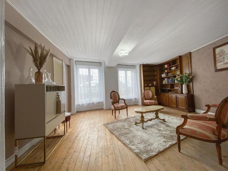 Immeuble - 181 m² - 8 pièces