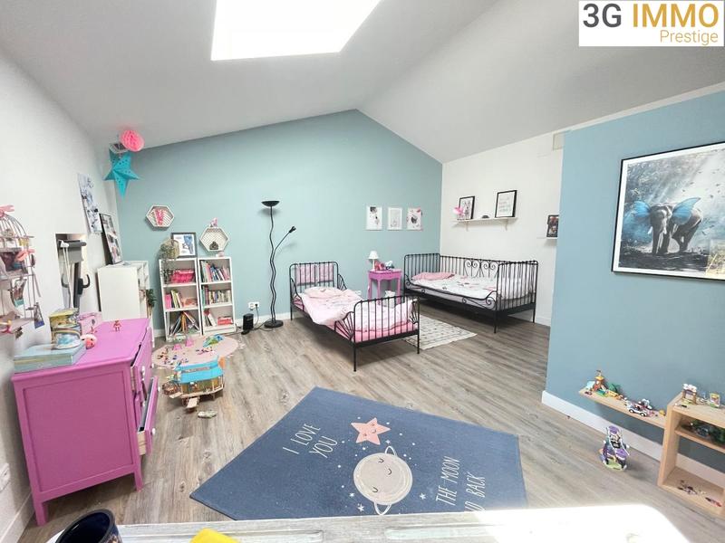 Villa - 280 m² - 9 pièces