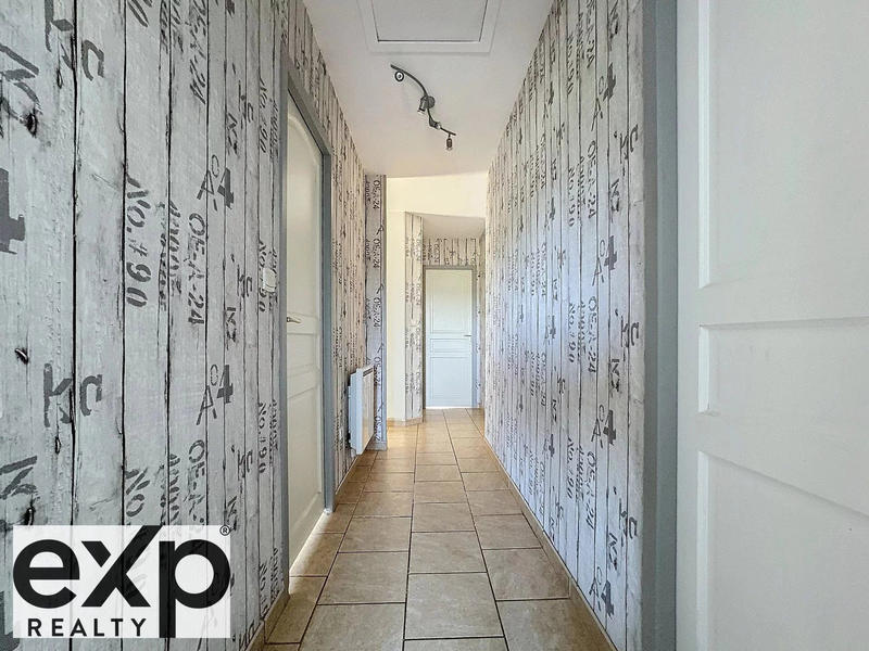 Maison - 218 m² - 6 pièces