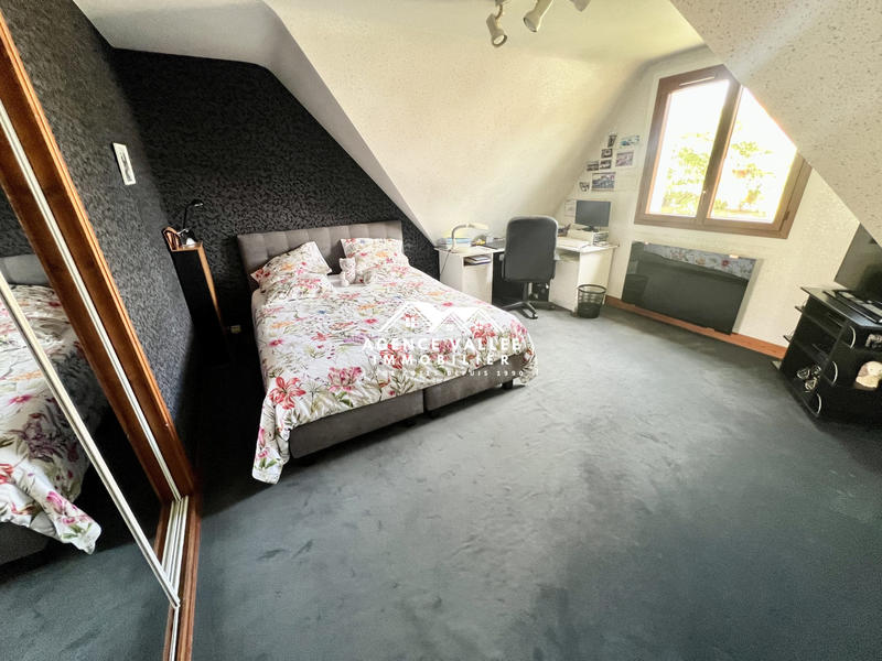 Maison traditionnelle - 160 m² - 6 pièces