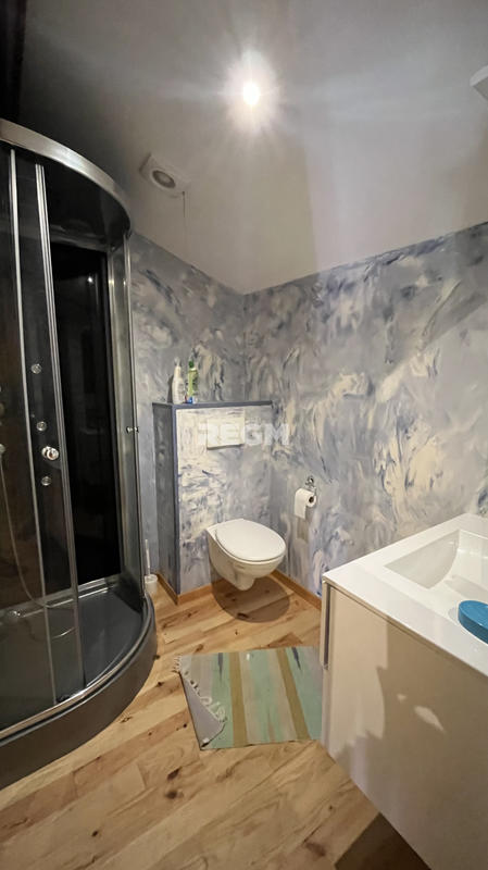 Propriété - 196 m² - 5 pièces