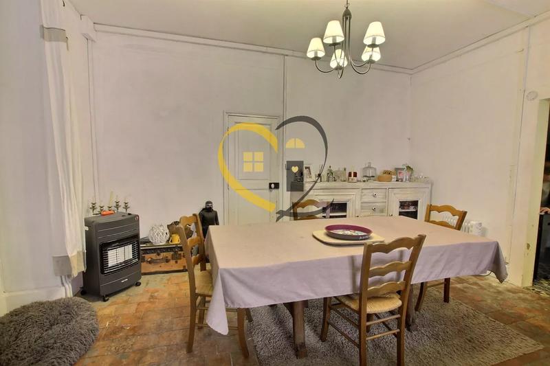 Maison - 194 m² - 6 pièces