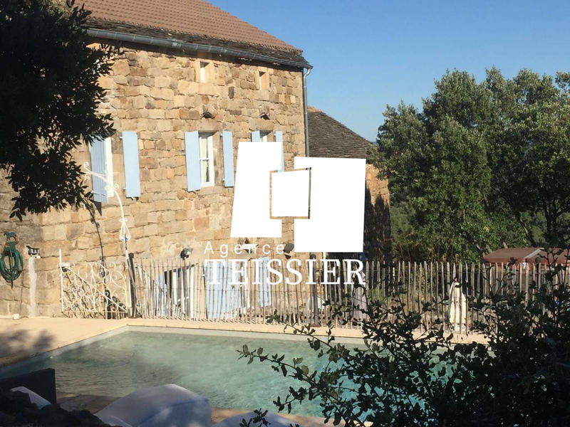 Maison - 300 m² - 14 pièces