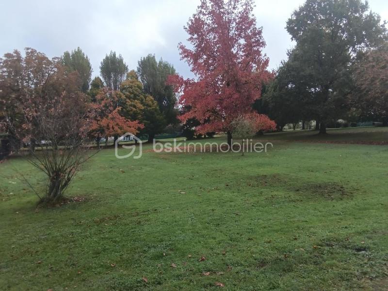 Terrain constructible - 2 817 m²