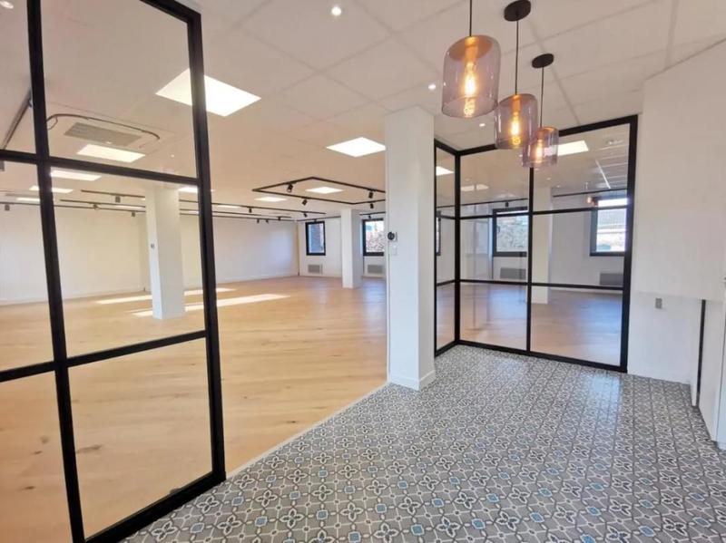 Bureau - 214 m²