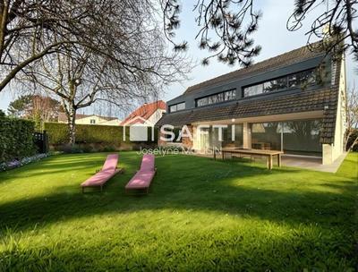 Maison - 200 m² - 7 pièces