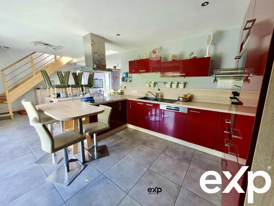 Maison traditionnelle - 124 m² - 7 pièces