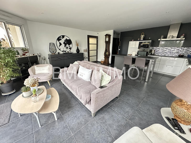 Maison - 205 m² - 6 pièces