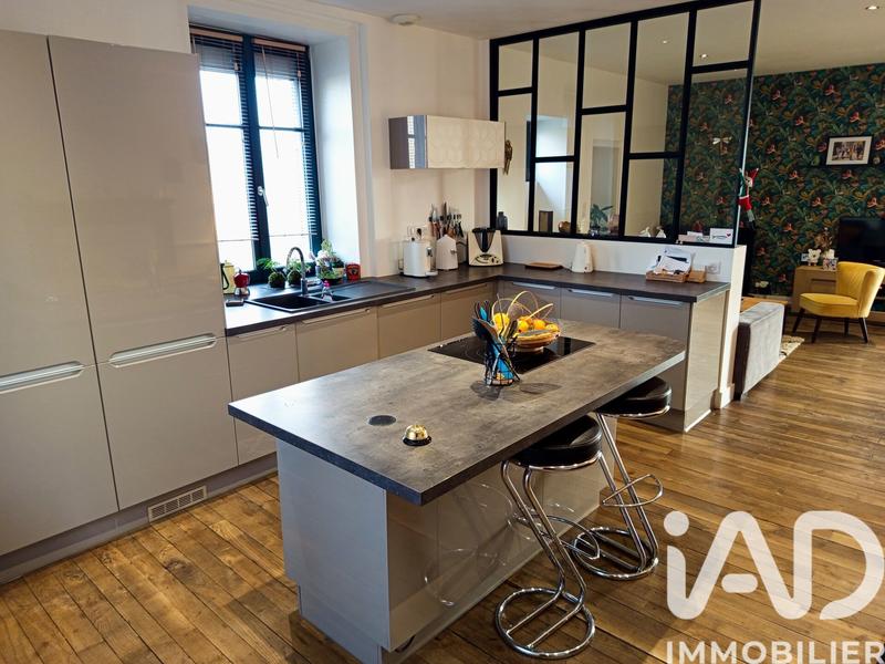 Maison - 201 m² - 7 pièces