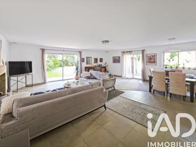 Maison - 315 m² - 9 pièces