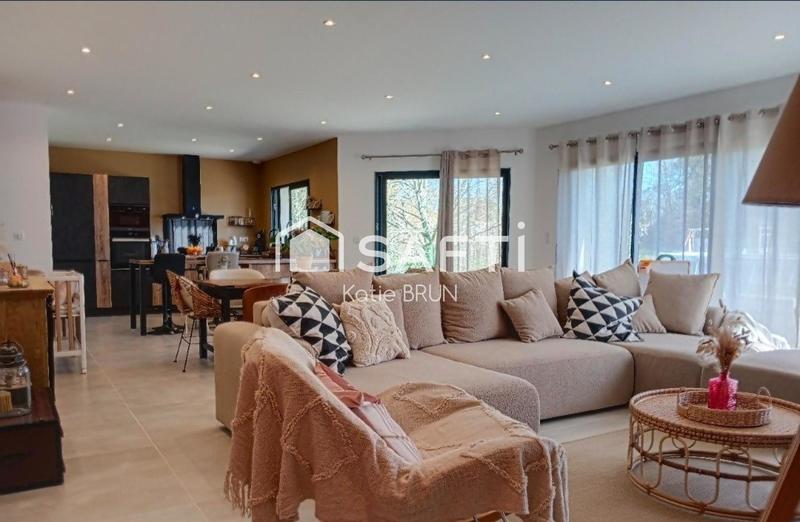 Maison - 122 m² - 4 pièces