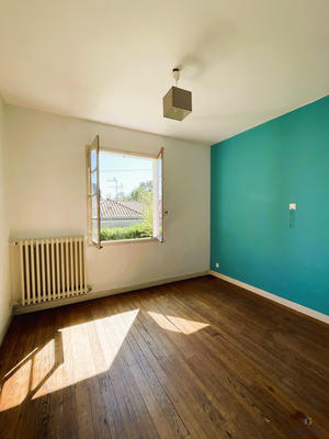 Maison traditionnelle - 104 m² - 4 pièces