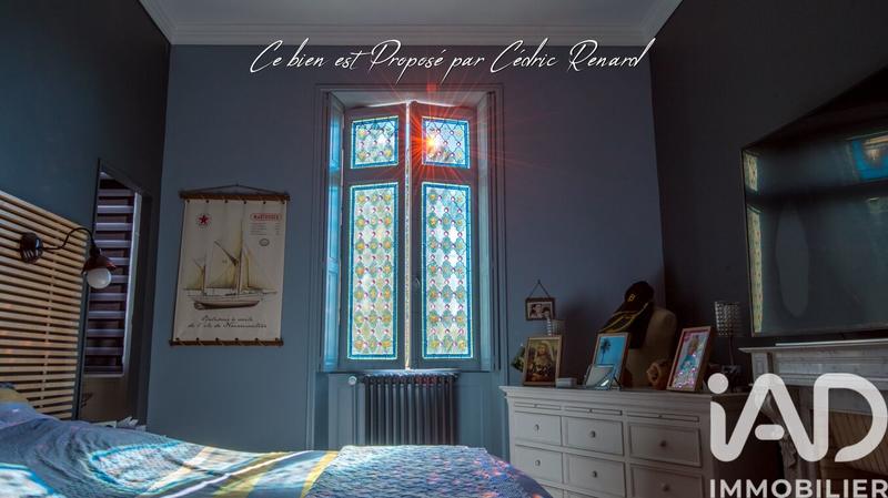 Maison - 225 m² - 10 pièces