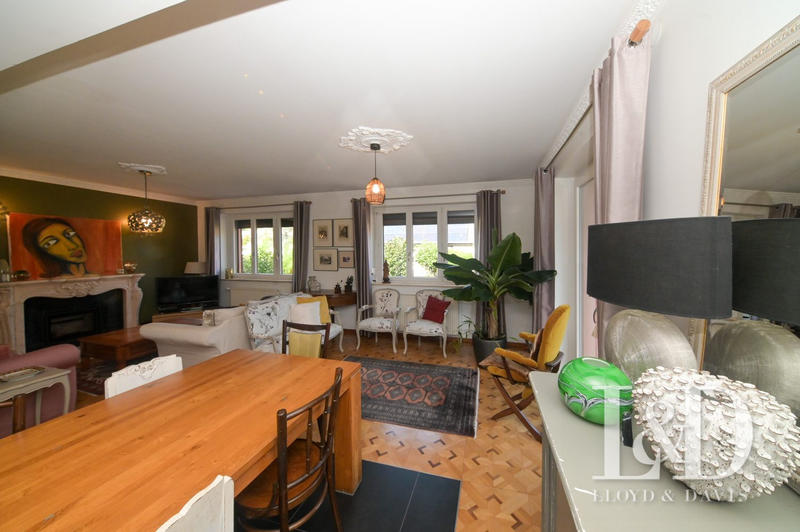 Maison contemporaine - 181 m² - 7 pièces