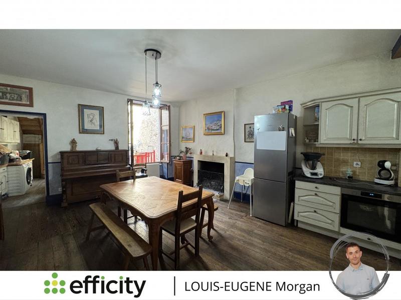 Maison - 233 m² - 8 pièces