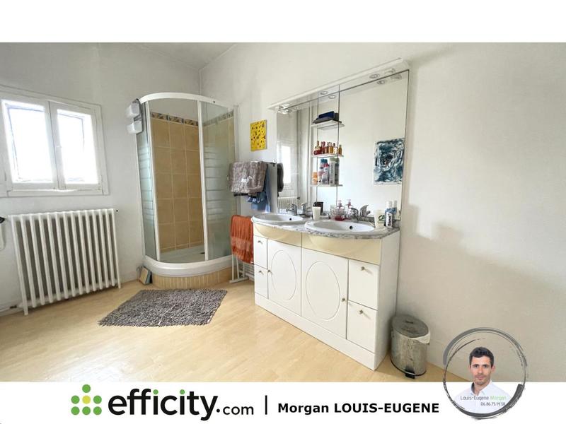 Maison - 272 m² - 8 pièces