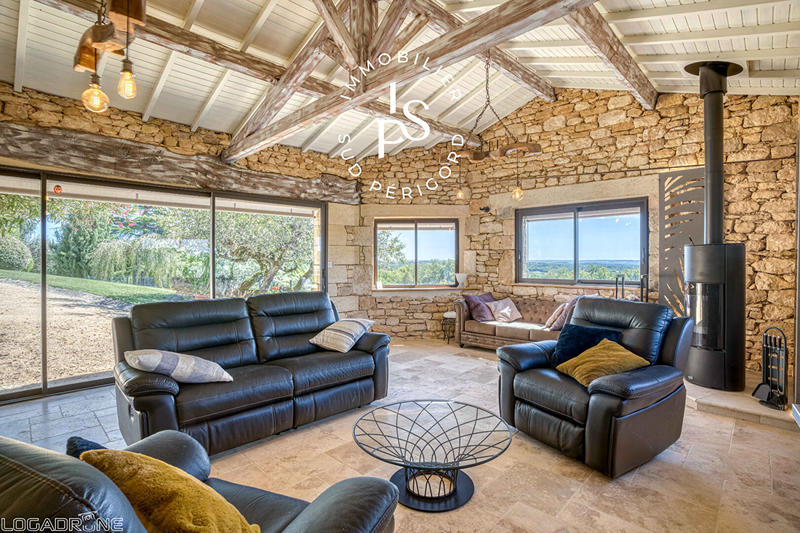 Maison - 448 m² - 16 pièces