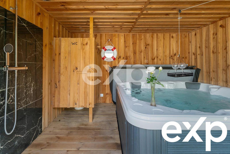 Maison - 160 m² - 6 pièces