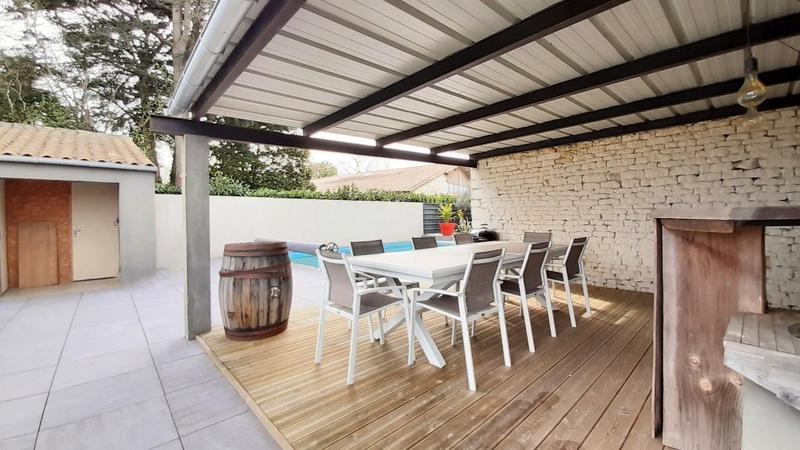 Maison - 246 m² - 8 pièces