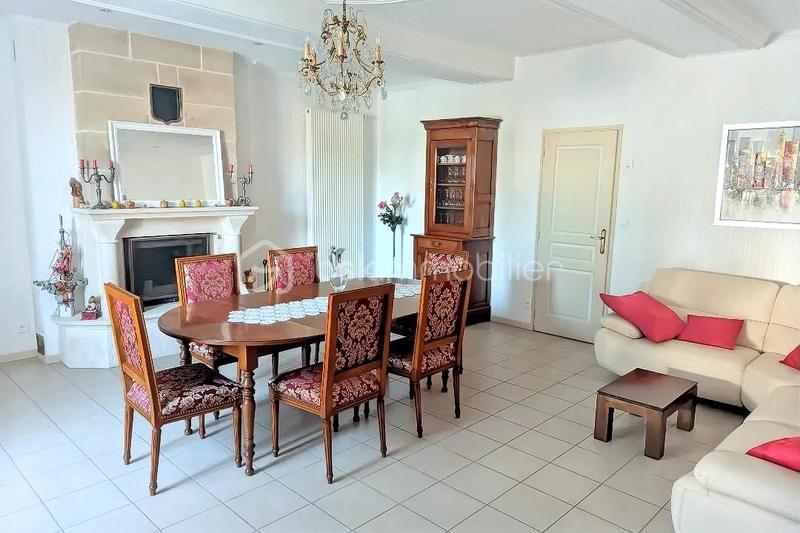 Demeure - 283 m² - 10 pièces