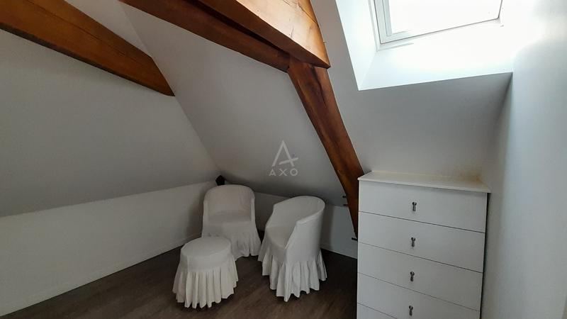 Maison - 210 m² - 6 pièces