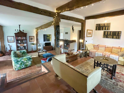 Maison - 200 m² - 8 pièces