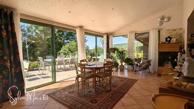 Maison - 190 m² - 6 pièces