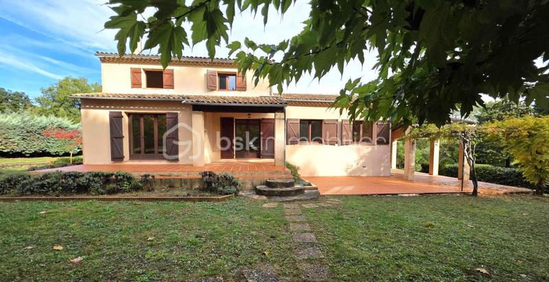 Maison traditionnelle - 176 m² - 7 pièces