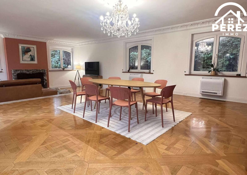 Villa - 278 m² - 10 pièces