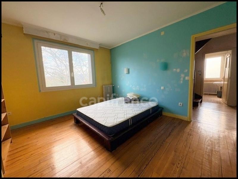 Maison - 137 m² - 7 pièces